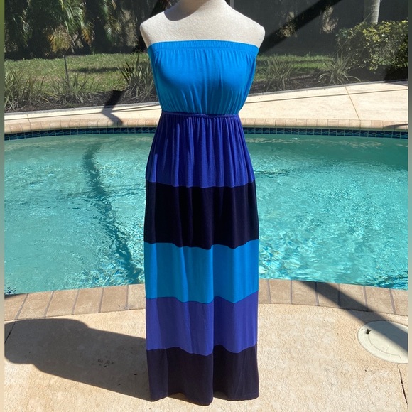 Soprano Strapless Maxi Dress - Picture 14 of 14